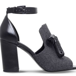 NWOT Nine West Bevy2 peep toe sandals with tassels Size 8.5